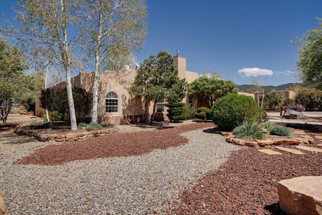 343 Sierra Vista Ln, Taos