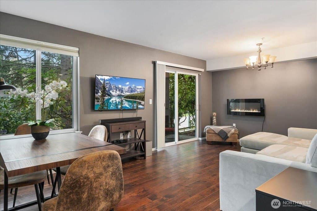 5589 Lakemont Blvd SE Apt 1702, Bellevue