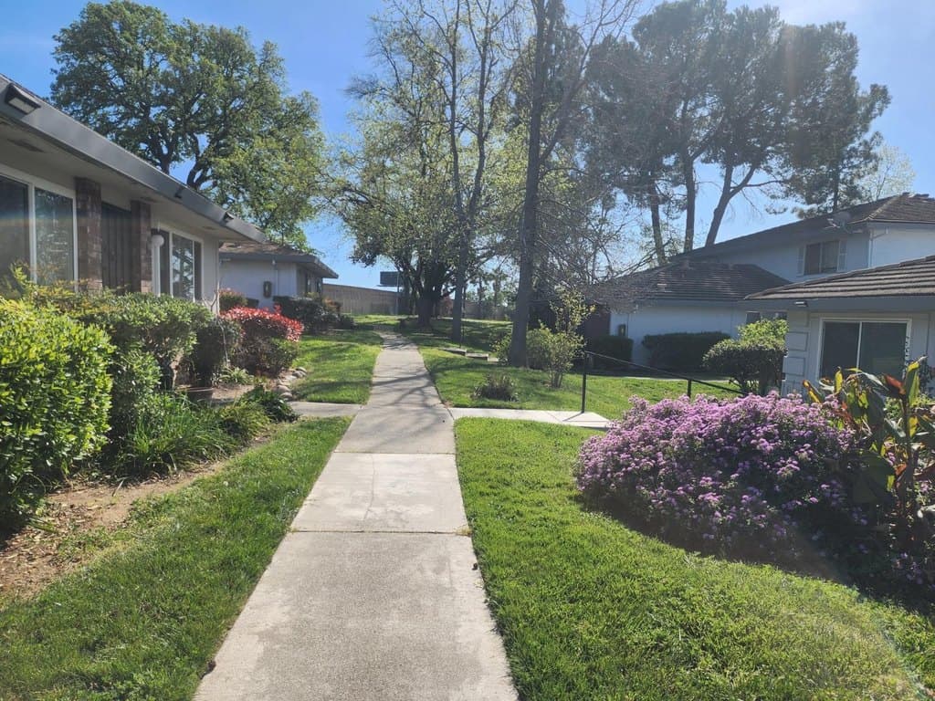 4716 Greenholme Dr Apt 3, Sacramento