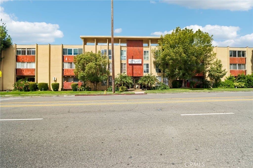 6225 Coldwater Canyon Ave Unit 102