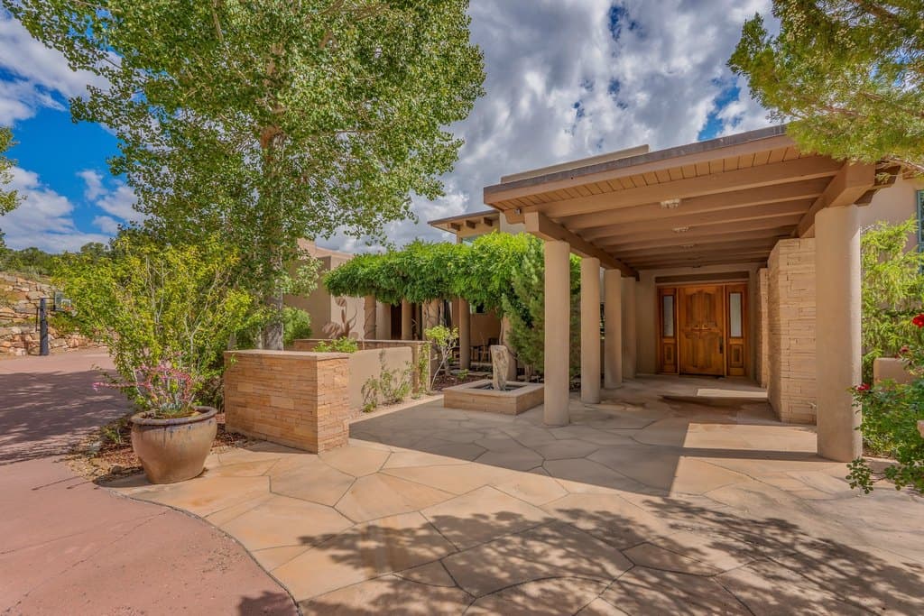 409 Brownell Howland Rd, Santa Fe