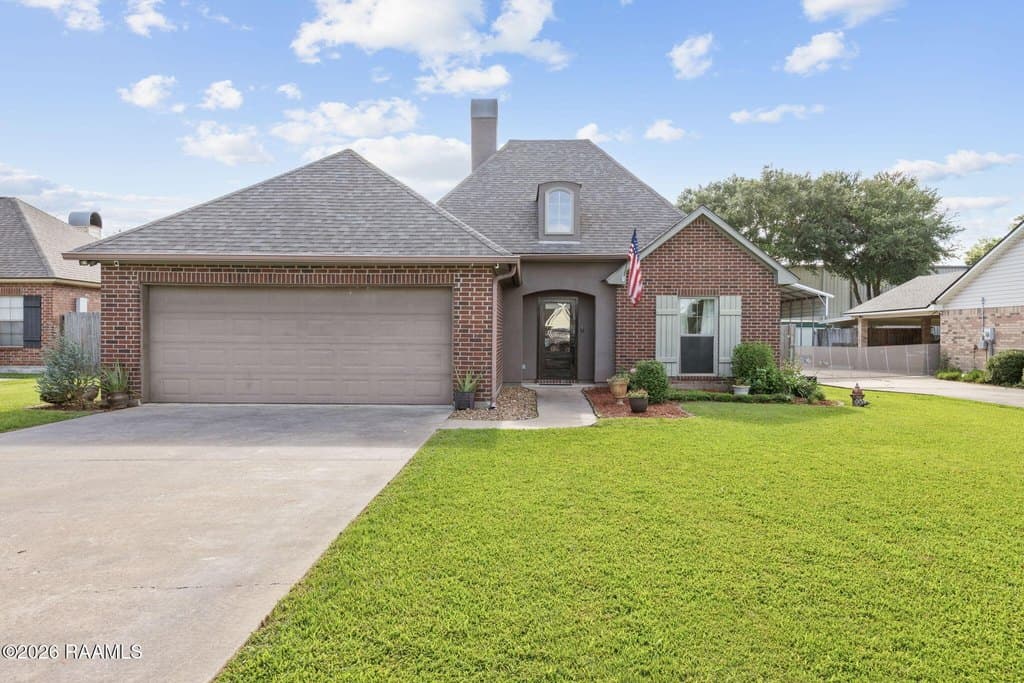 104 Sunflower Dr, Lafayette