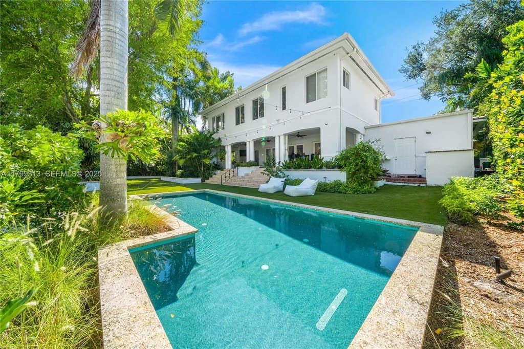 725 Vilabella Ave, Coral Gables