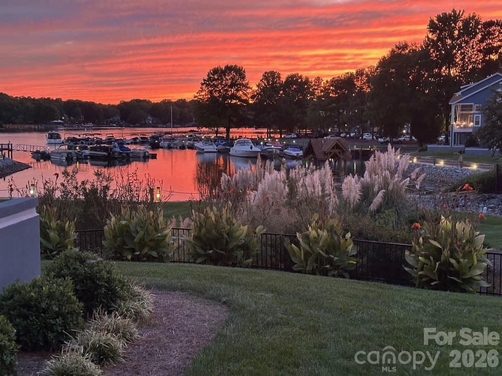 1113 Torrence Cir, Davidson