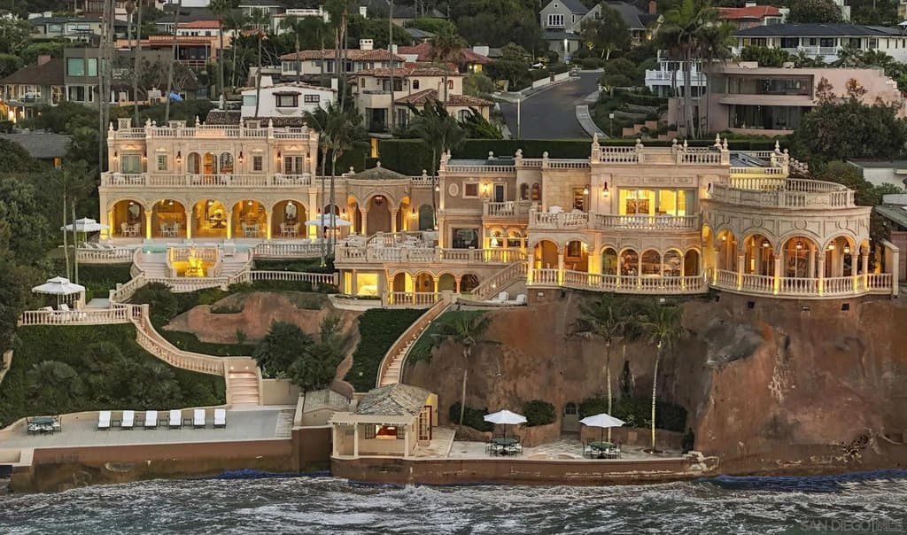 1900 Spindrift Dr, La Jolla