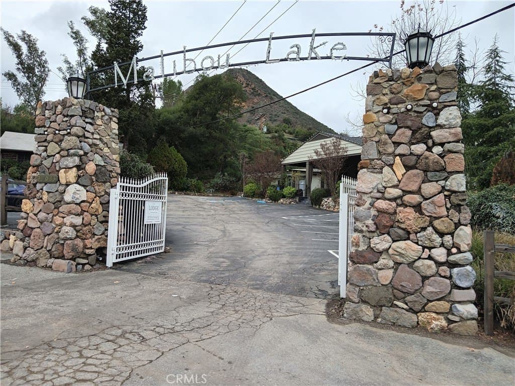 2370 Laguna Circle Dr, Agoura Hills