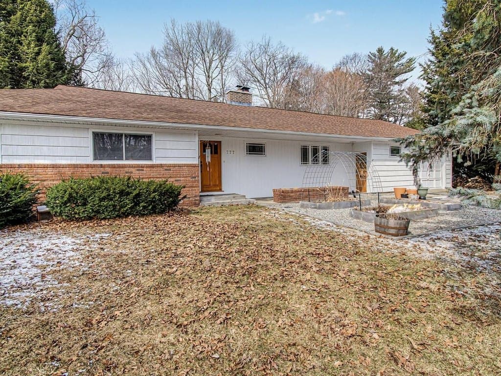 777 S Prospect St, Burlington