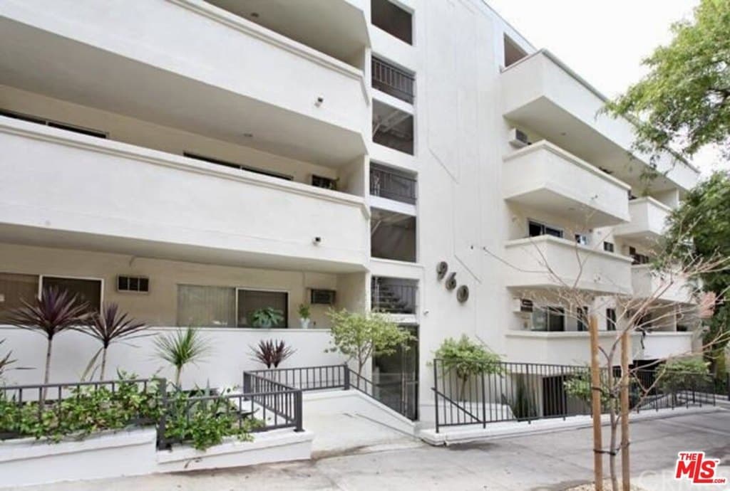 960 Larrabee St Apt 116, West Hollywood