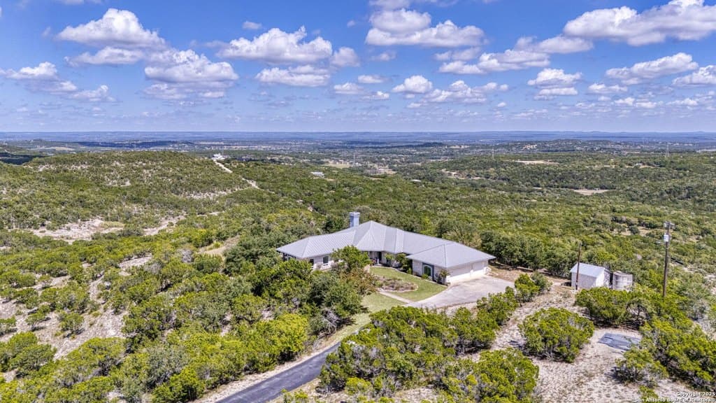 305 Spanish Pass Rd, Boerne