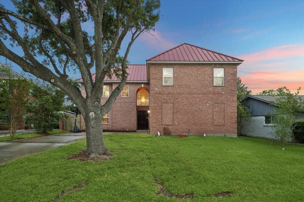 4505 Mimosa Dr, Bellaire