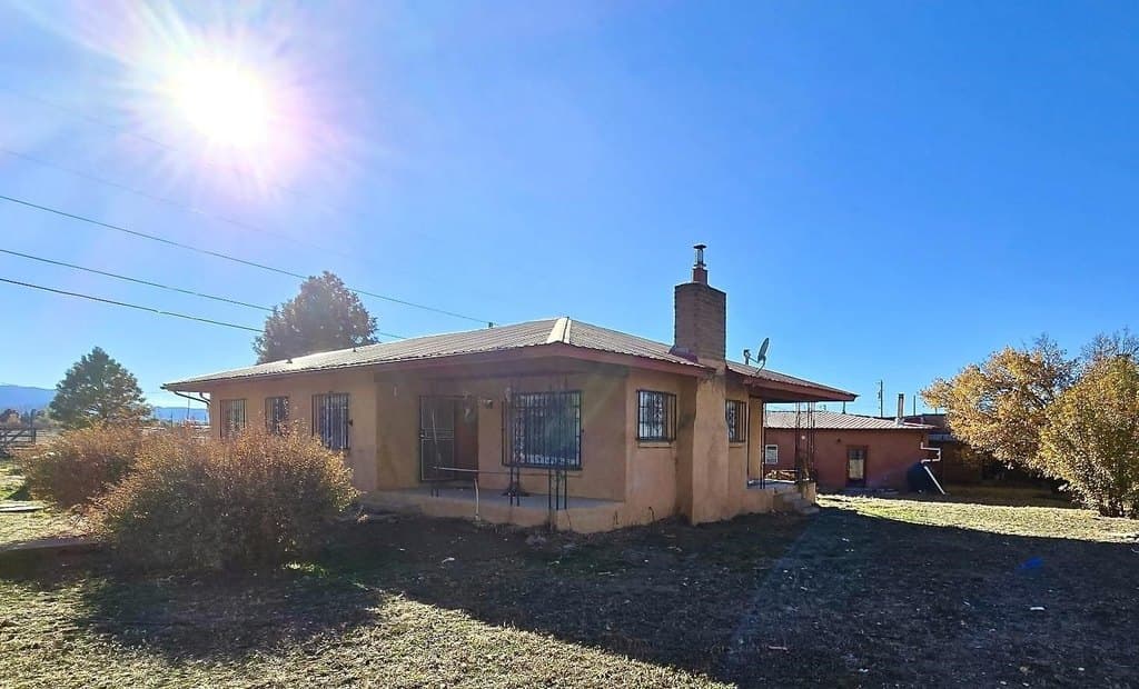 804 Camino Anglada, Taos