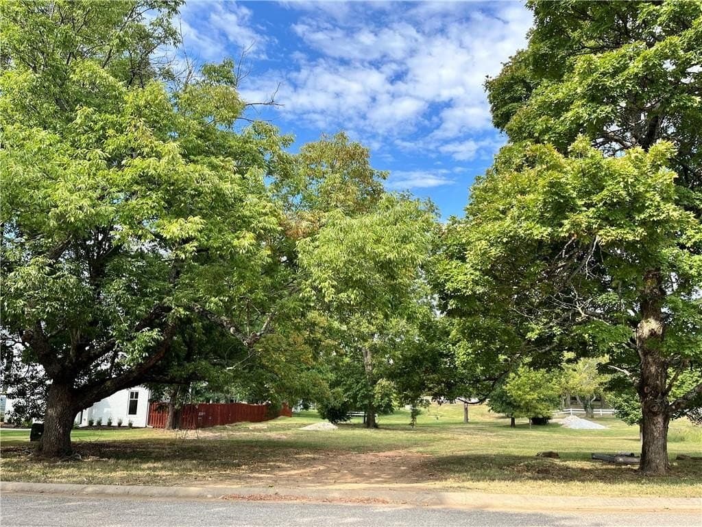 1327 N Woolsey Ave Lot 6