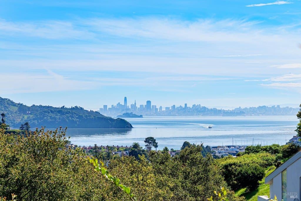 80 Lyford Dr Apt 1, Tiburon