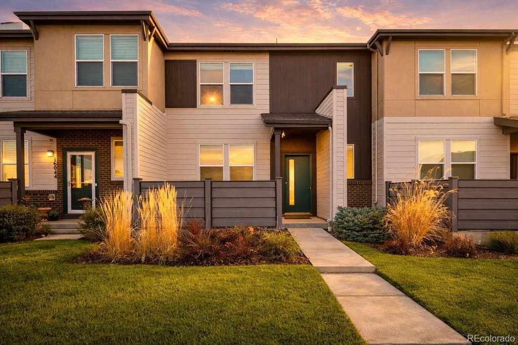 16036 E Warner Dr, Denver