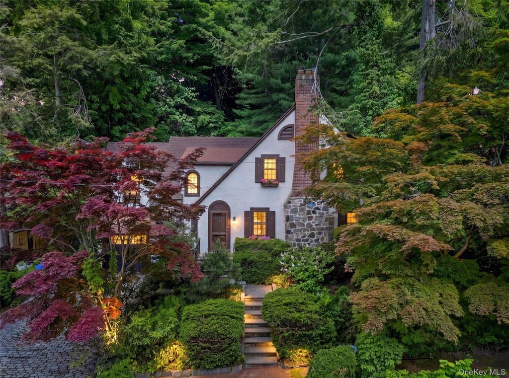 77 Edgemont Rd, Scarsdale
