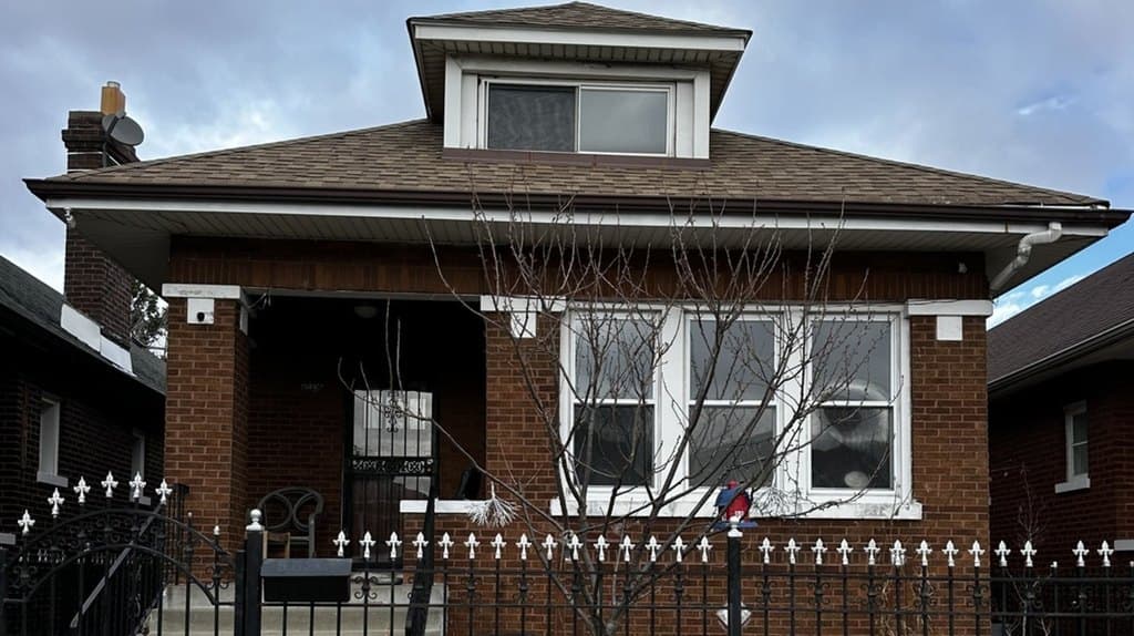 5839 S Sacramento Ave