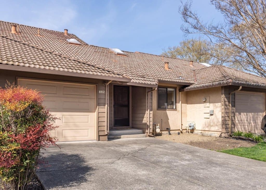 882 Professional Dr, Napa