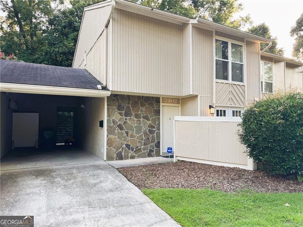 2302 Colonial Dr NE, Brookhaven