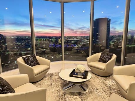 2900 McKinnon St Apt 2204