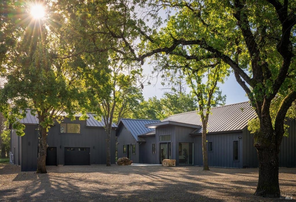 247 Fisher Ln, Sonoma