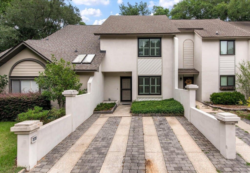 321 Lapwing Ln, Mount Pleasant