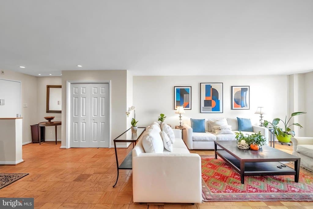 5101 River Rd Apt 1904, Bethesda