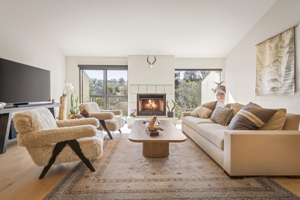 7 Via Joaquin Unit 5, Monterey