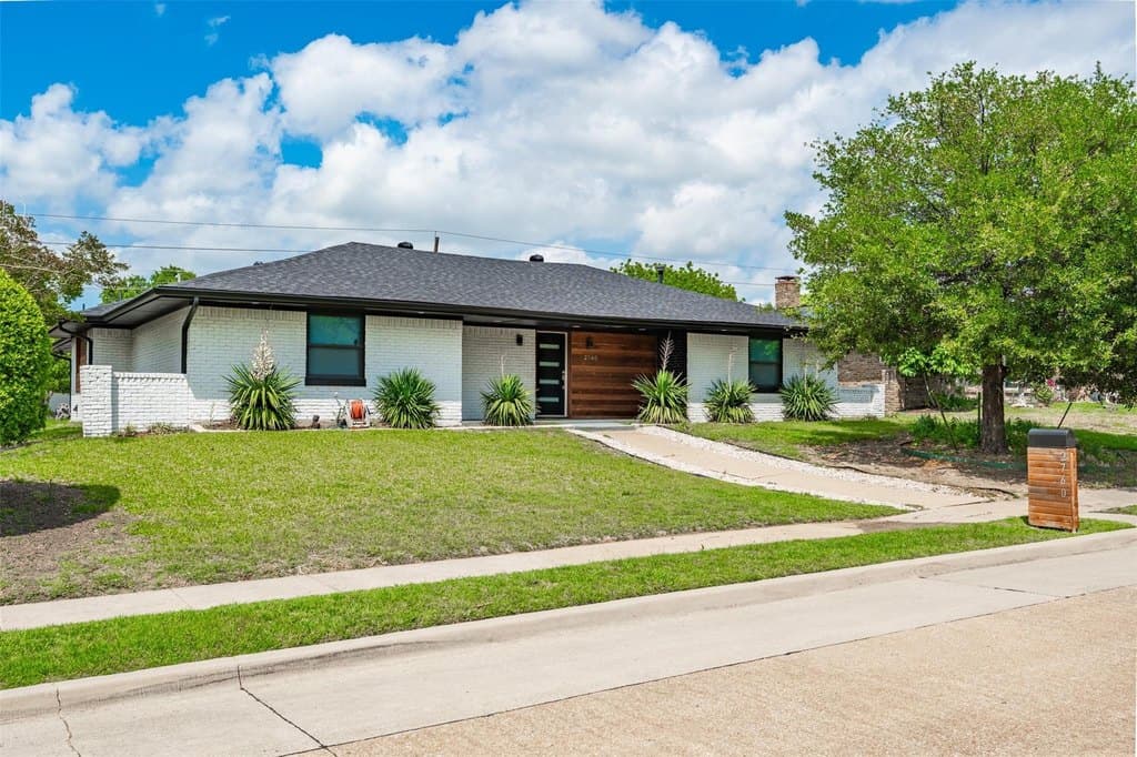 2760 N Hillbrier Cir, Plano