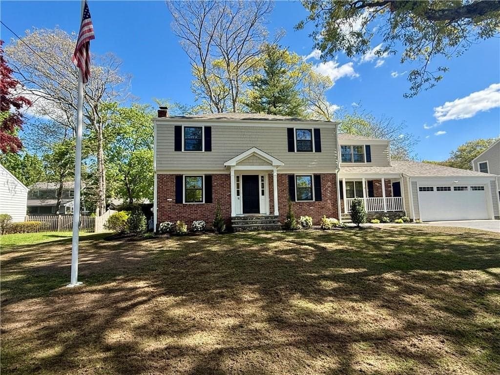 18 Chantilly Dr, Barrington