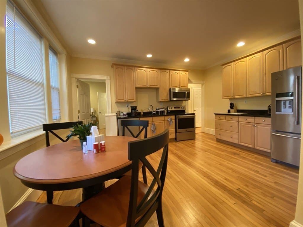 129 Chiswick Rd Apt 6