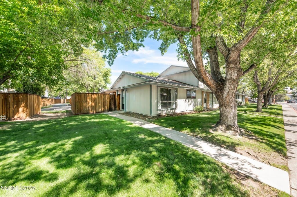 849 Woodberry Dr Apt 4, Sparks