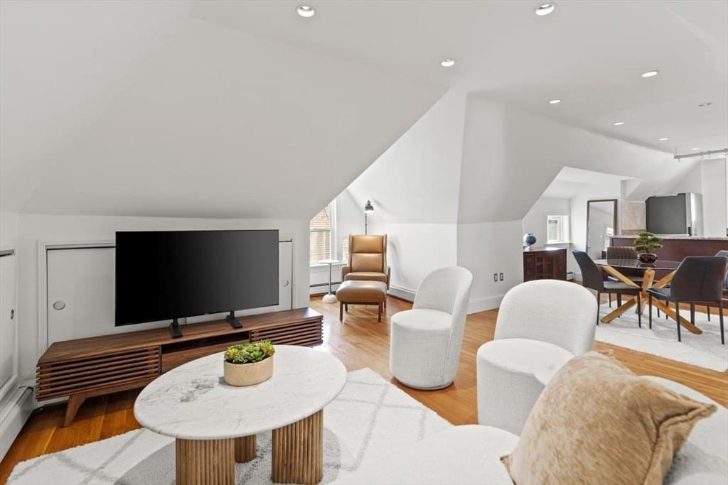 1426 Cambridge St Apt 3, Cambridge