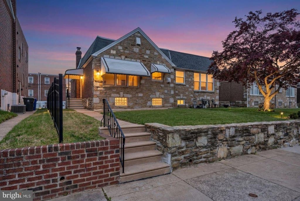 2113 Emerson St, Philadelphia