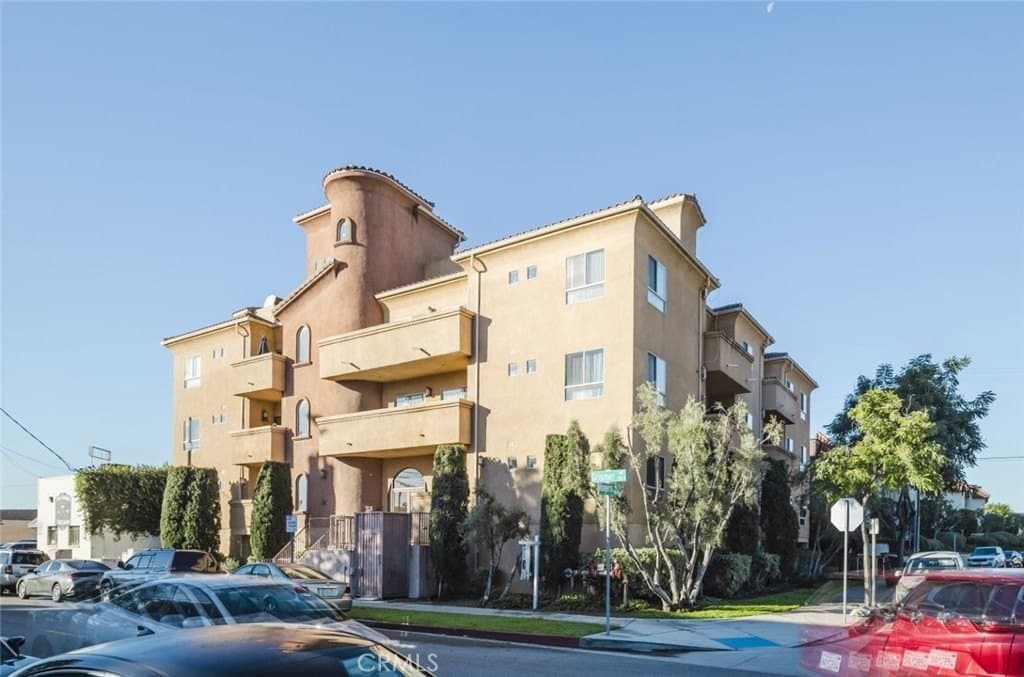 1515 Grismer Ave Apt 302