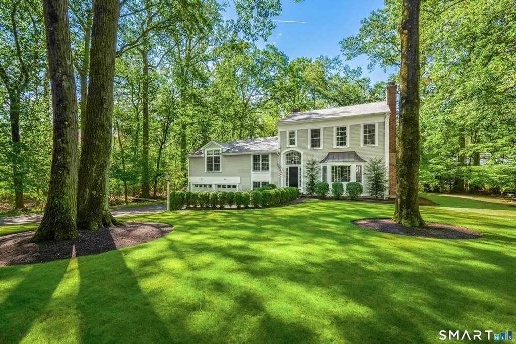 3 Hickory Ln, Darien