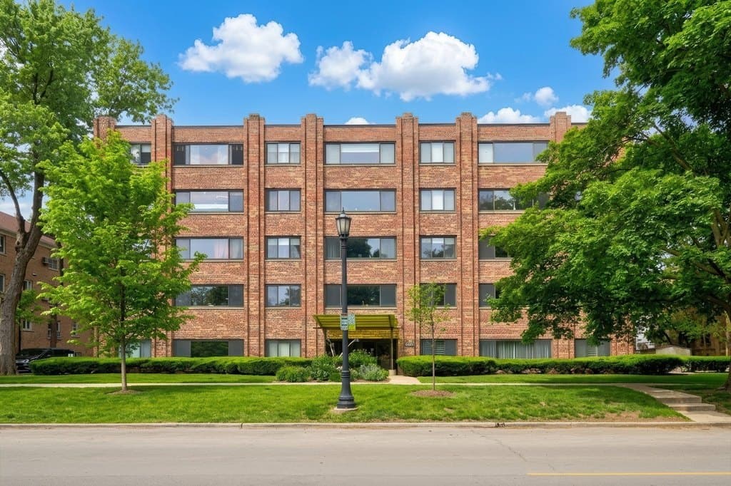 2300 Sherman Ave Apt 2B, Evanston
