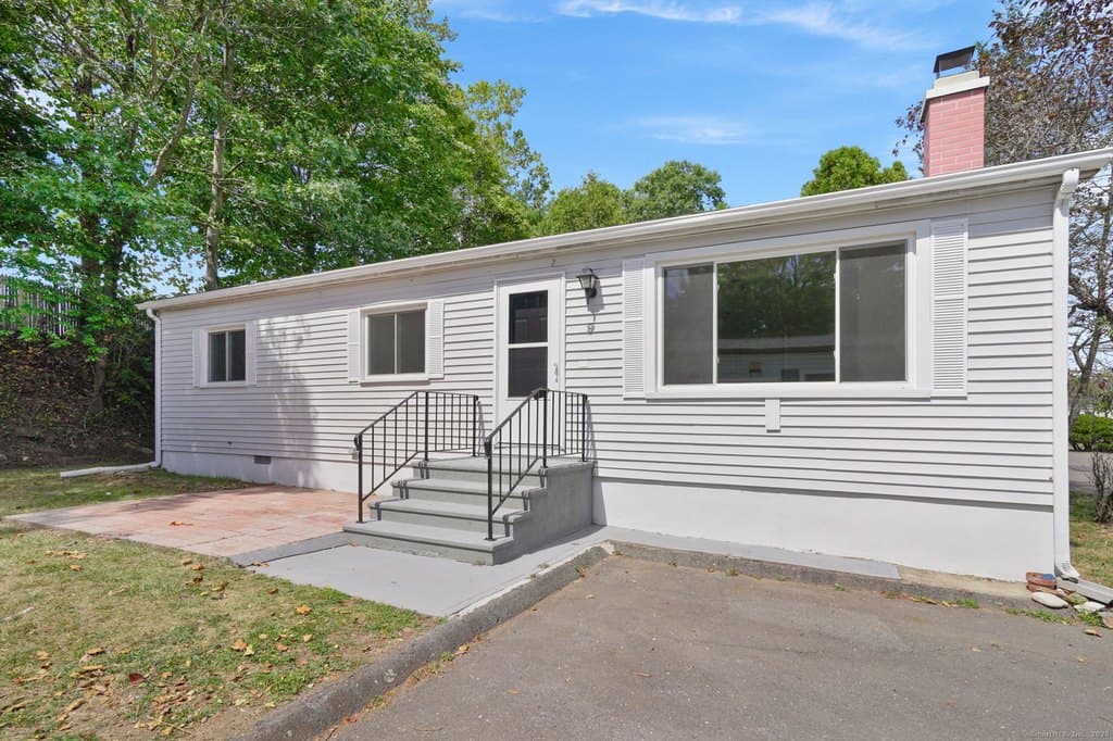 9 Crescent Park Rd, Westport