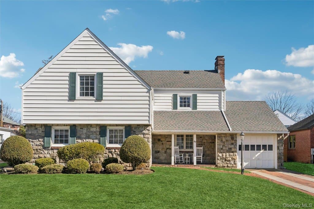 87 Wyatt Rd, Garden City