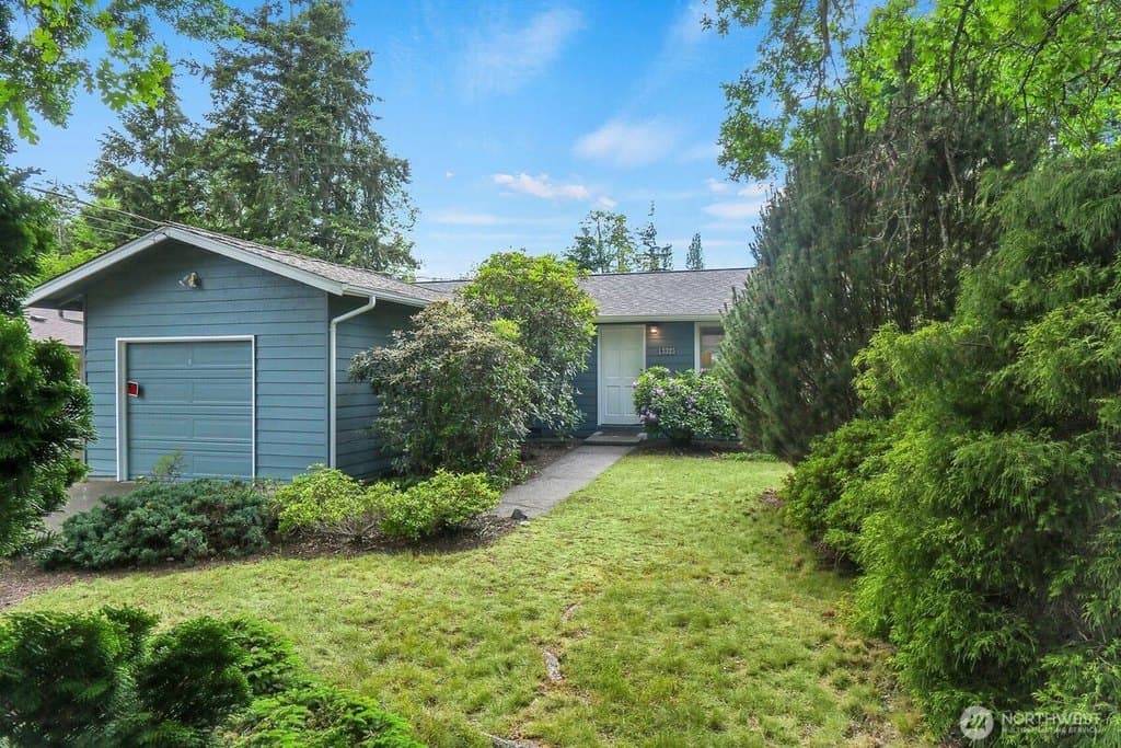 13325 19th Ave NE, Seattle