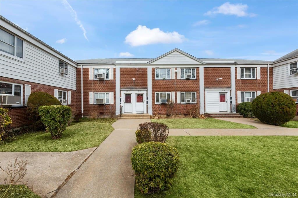 221-31 Braddock Ave Unit Upper