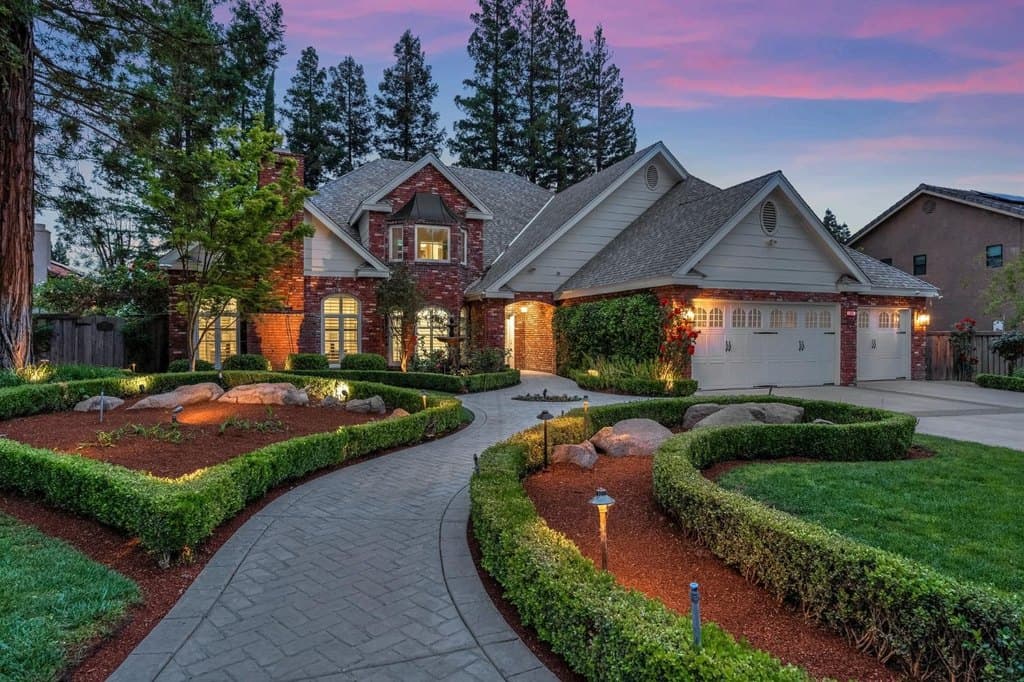 294 W Canadian Ave, Fresno