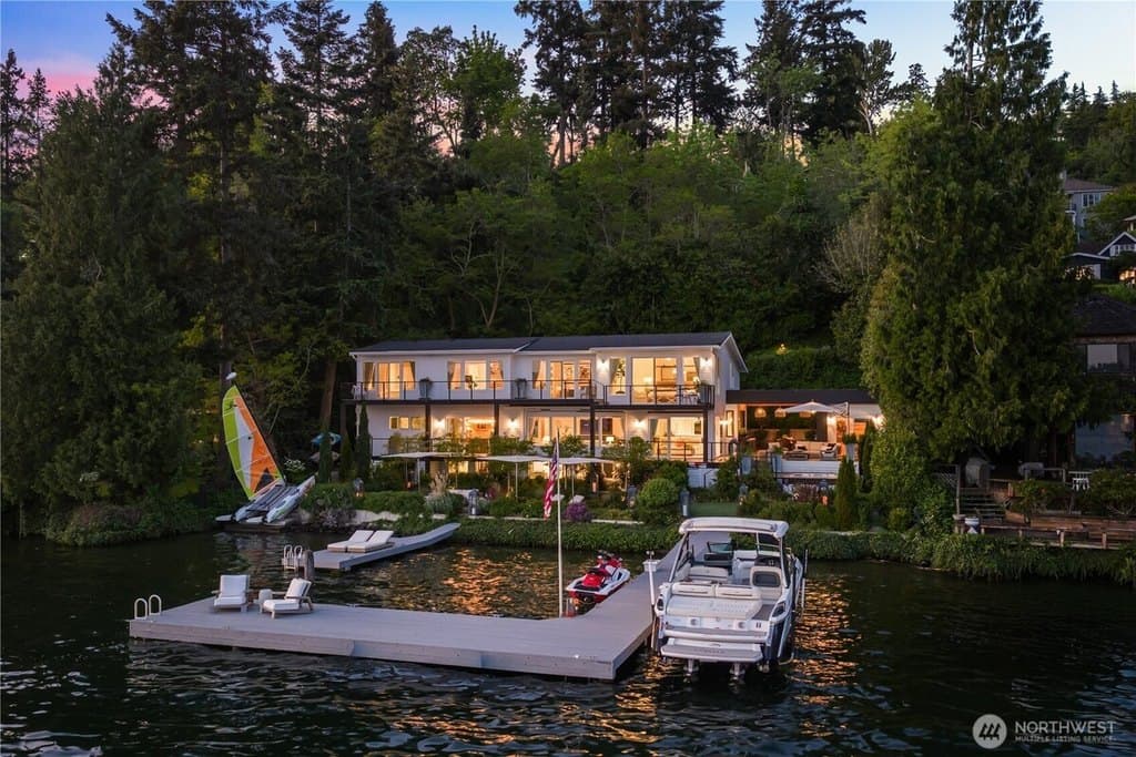 8097 W Mercer Way, Mercer Island