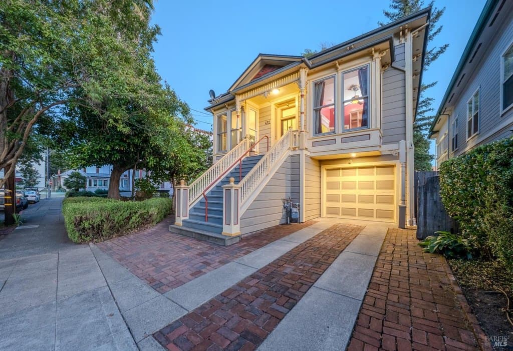 432 8th St, Santa Rosa