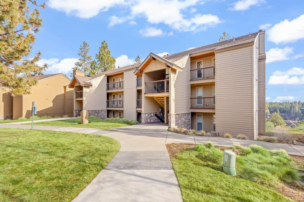 18575 SW Century Dr Unit 423, Bend