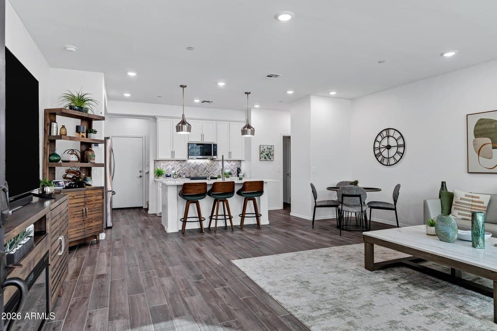 1825 E Hampton Ln Unit 106, Gilbert