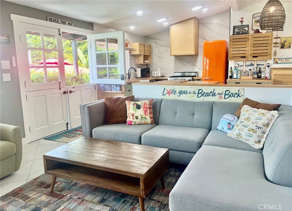 209 Tremont Dr, Newport Beach