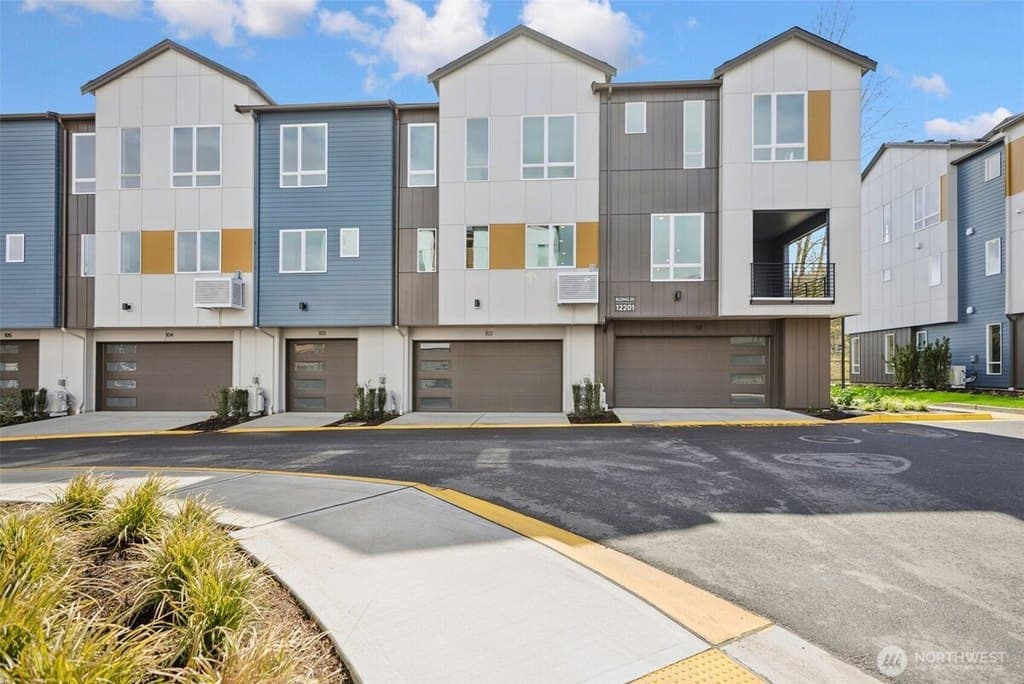 12201 137th Pl NE Unit 2502, Redmond