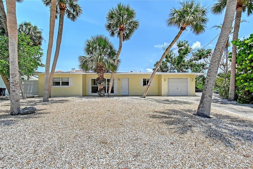 385 Avenida Madera, Sarasota