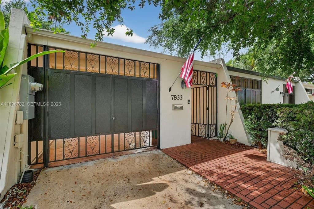 7833 SW 102nd Pl, Miami