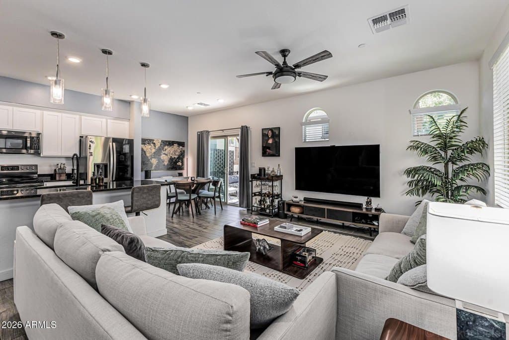 2736 S Cavalier Dr Unit 101, Gilbert